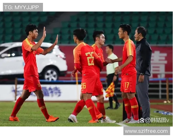 燃情绿茵巨星时刻 热血拼搏展现足球无畏激情