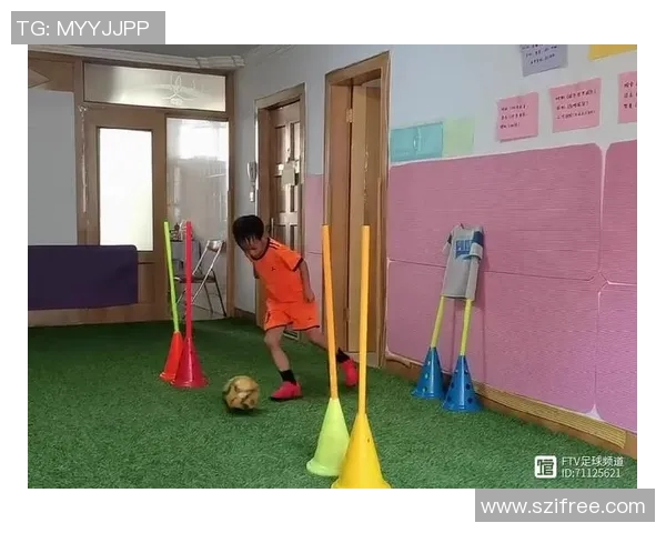 足球巨星当爸爸 带娃日常曝光展现亲子时光温馨一面